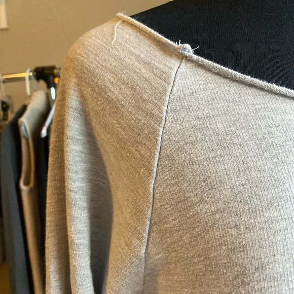 Next Level Vintage off shoulder sweatshirt, size M - Picture 2 of 11